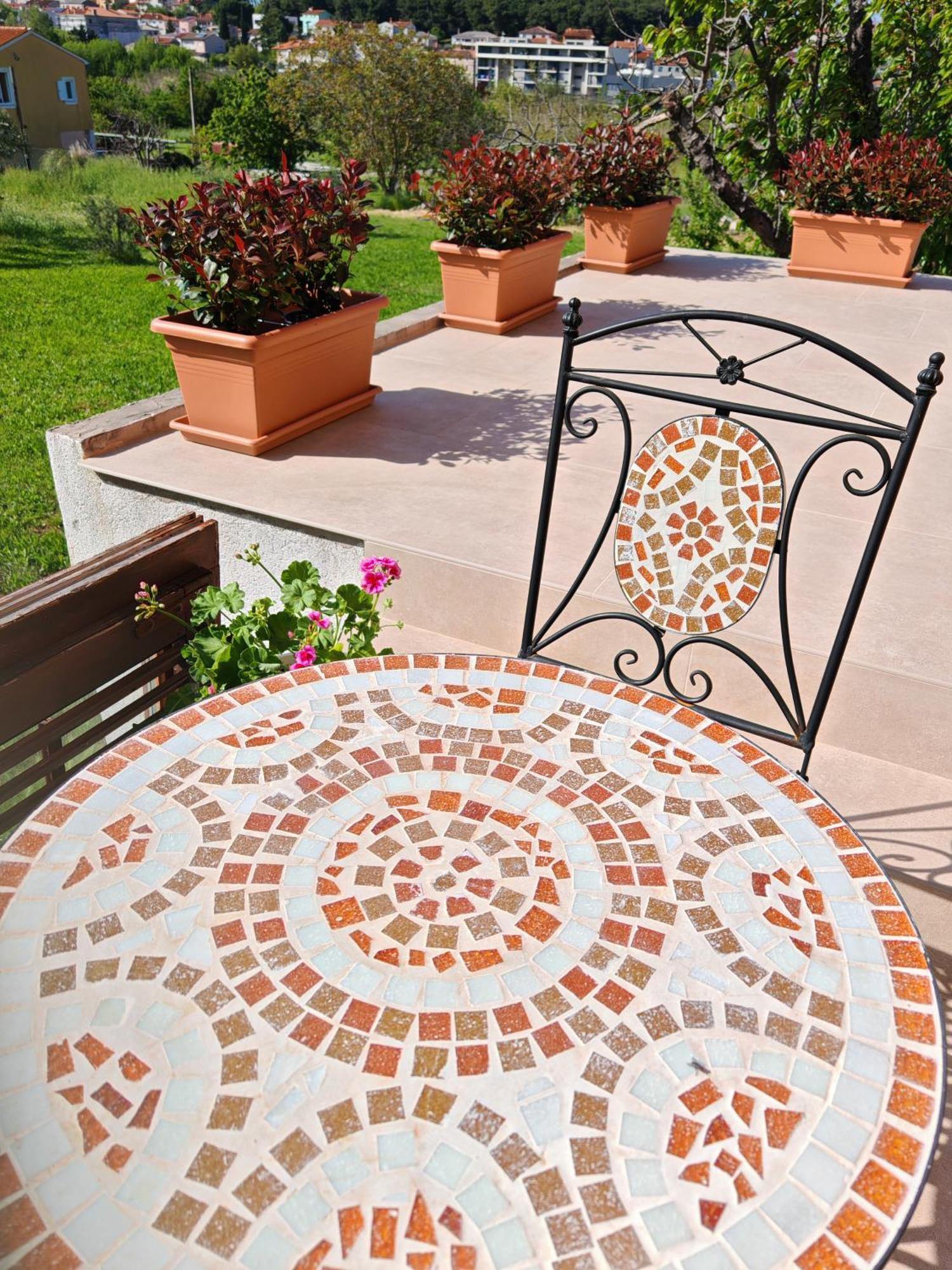 Near Centar For 2+1 At Pula, With Garden And Free Parking